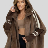 Beatrix – Elegantni Zimski Kaput s Krznom